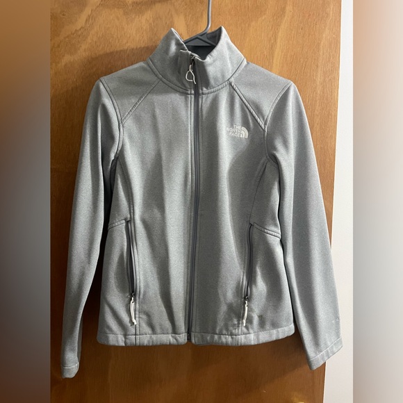 The North Face Women’s Windwall Jacket - Picture 13 of 13